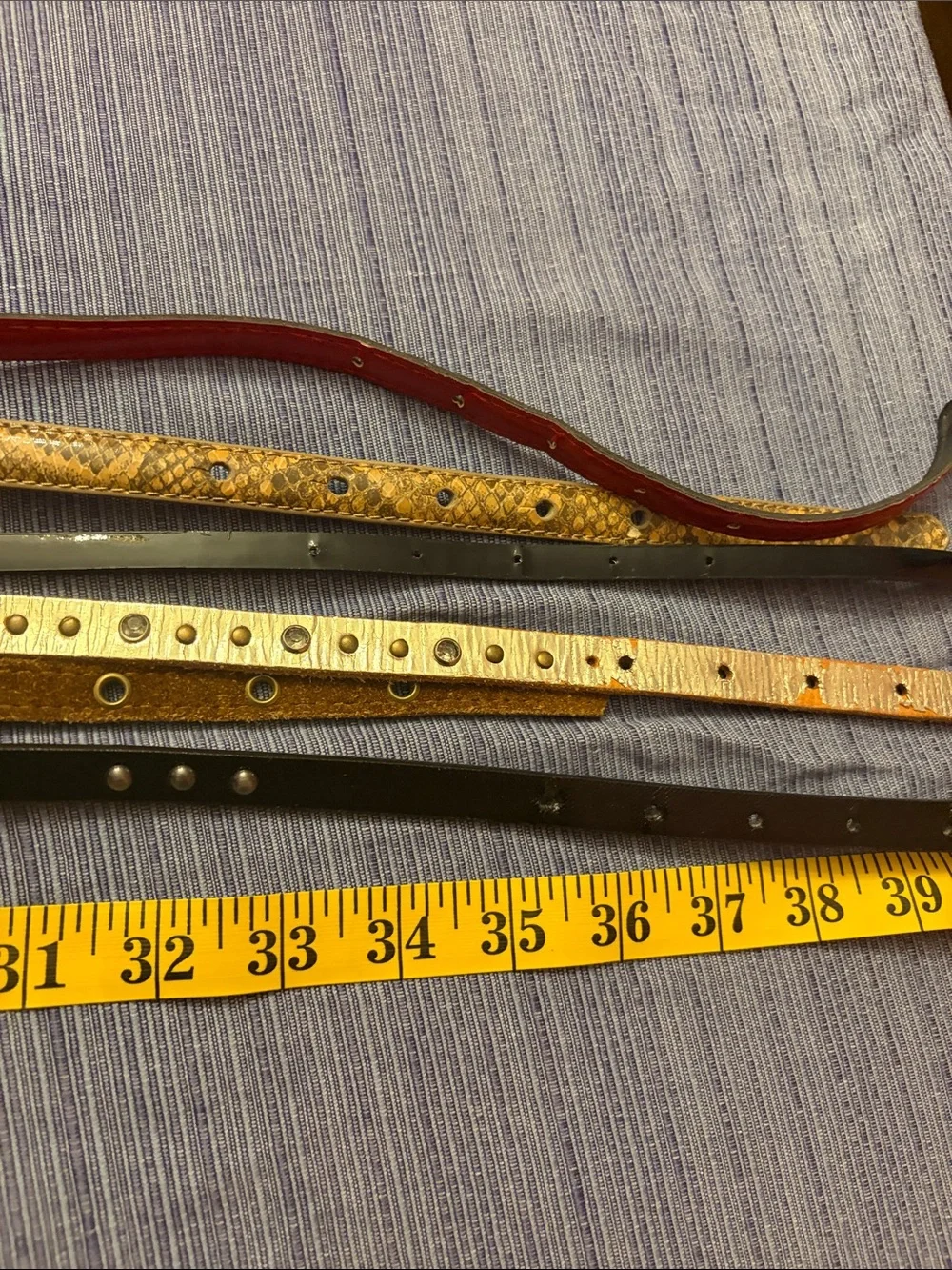 Bundle of 6 women’s belts